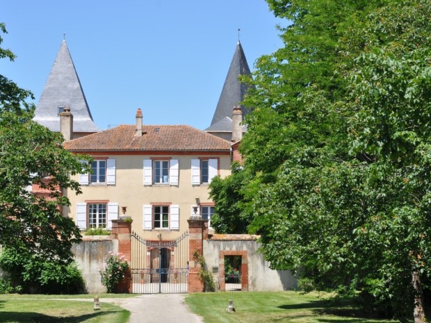 Chateau Riveneuve du Bosc, Pamiers France Wedding Venue Hire