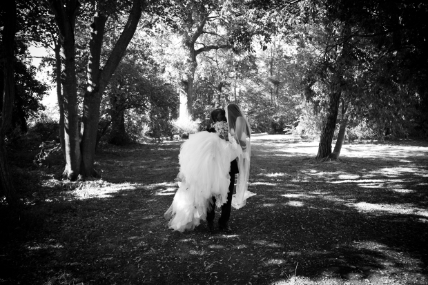 Bride Groom Photos Outdoor Wedding